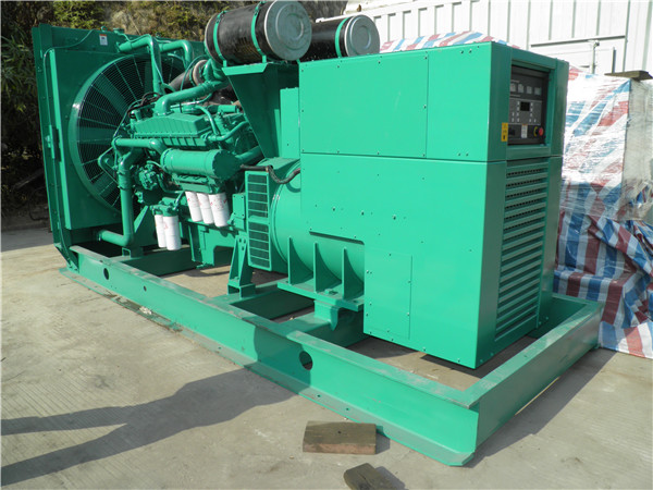 叶集出租发电机 发电机组厂家：柴油发电机组的控制屏的作用是什么？