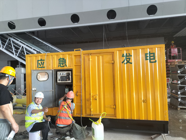 叶集怎样判断空气滤清器是否需要更换？